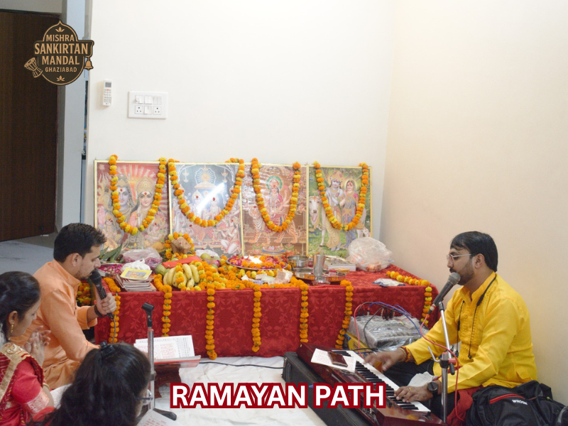 Ramayan Path singers performing Bhajans in Faridabad
