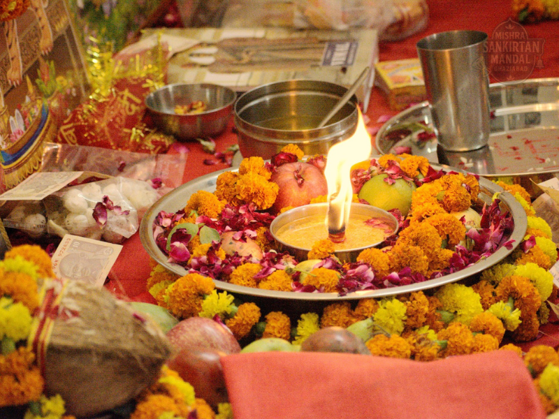 Devotees performing Mata Ki Chowki Aarti in Noida